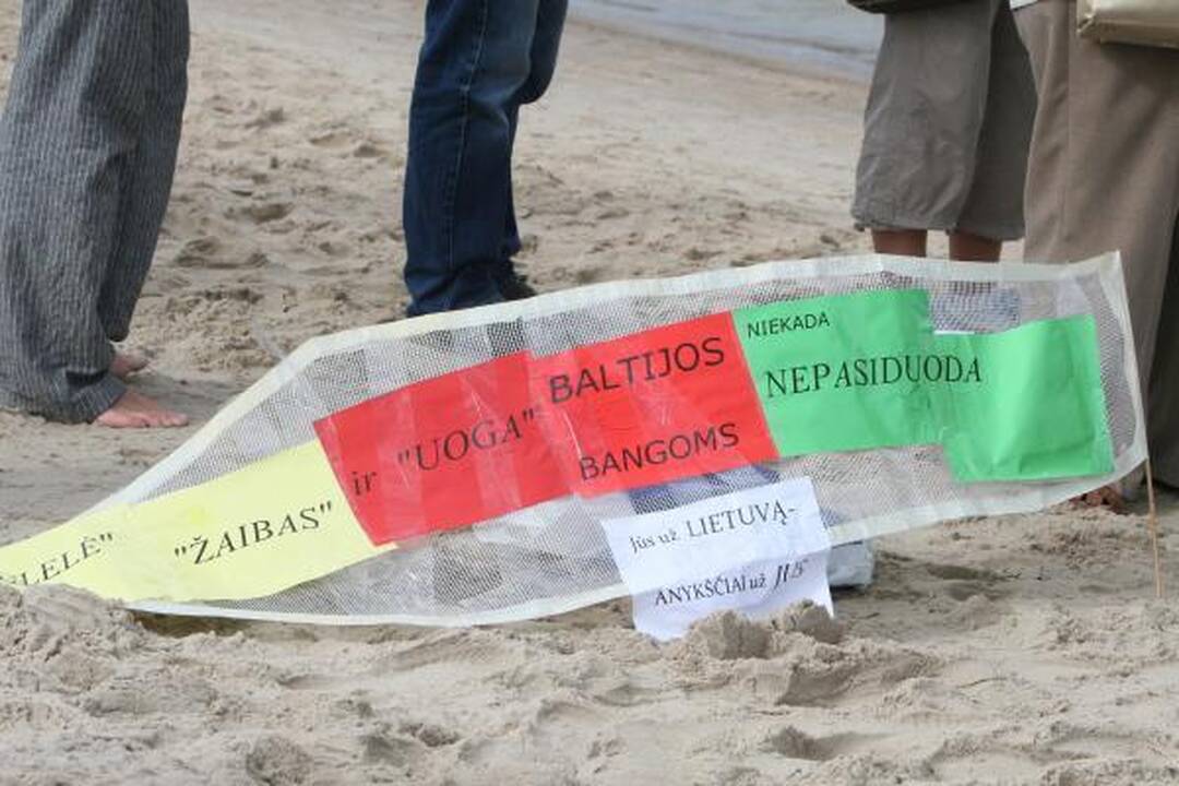 Baltijos jūrą baidarėmis klaipėdiečiai tikisi įveikti per keturias paras