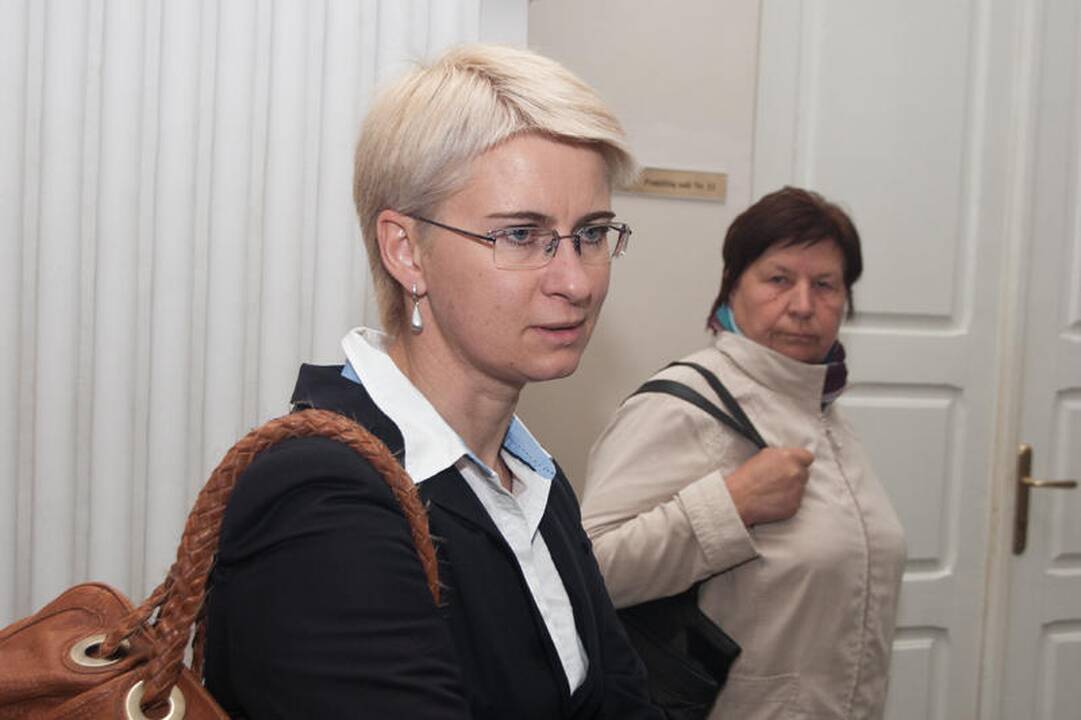 N.Venckienė nusivelka mantiją – prezidentė ją atleido iš pareigų