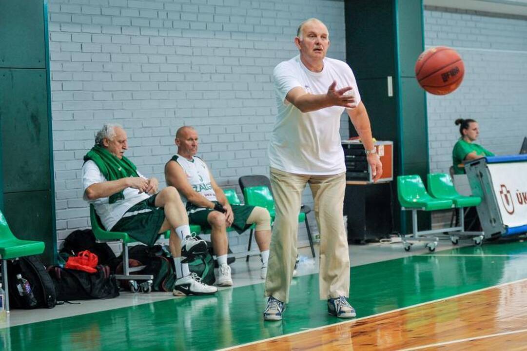 Veteranų krepšinio čempionato finalai kelsis į „Žalgirio" areną