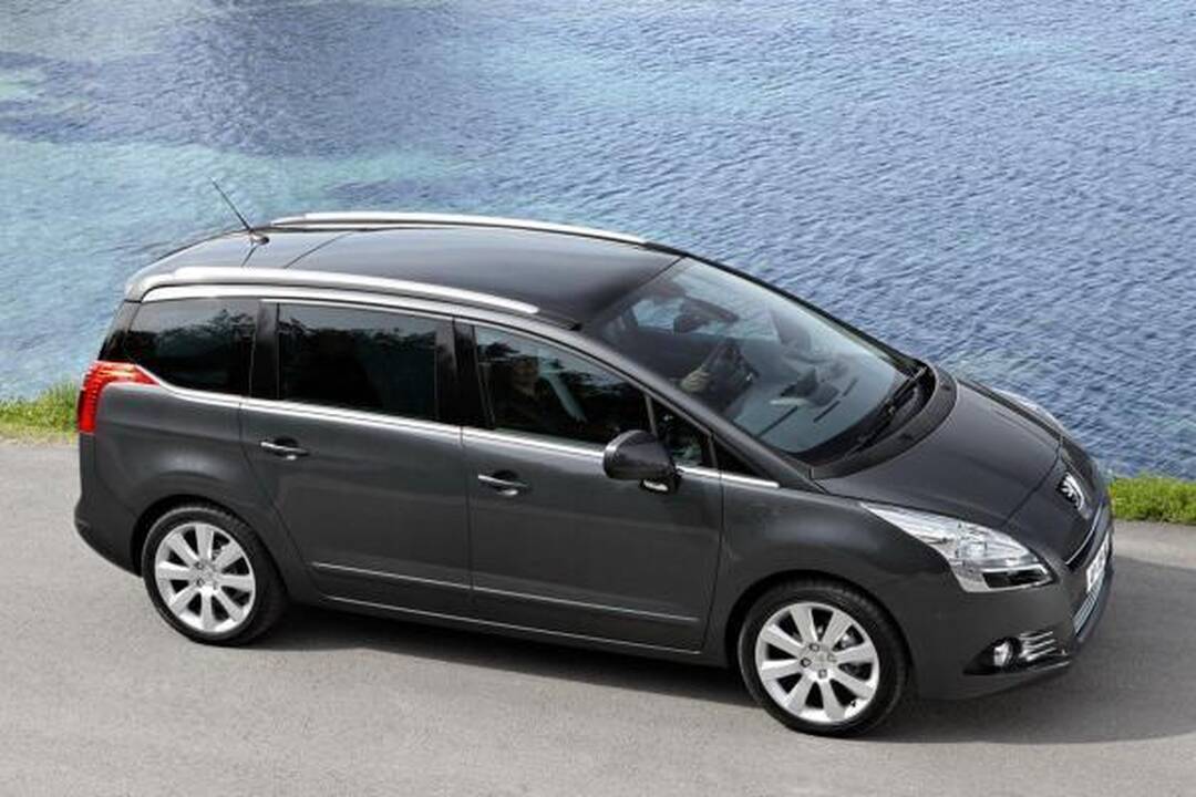 21 pretendentas į „Metų automobilio 2010“ karūną