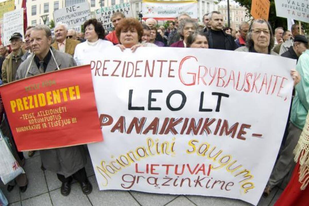 Mitinge prie Vyriausybės - 300 žmonių