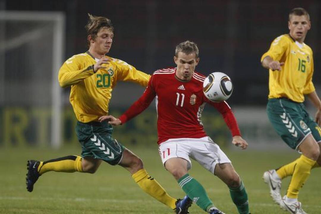 Lietuvos futbolininkai pralaimėjo vengrams (papildyta)