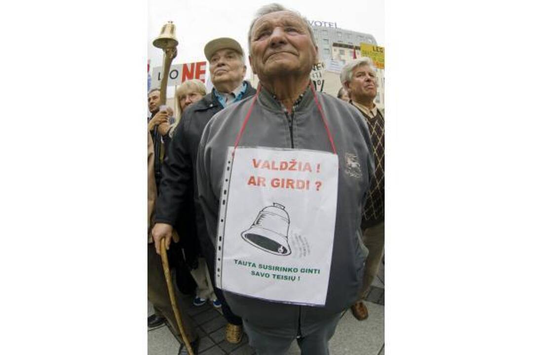 Mitinge prie Vyriausybės - 300 žmonių