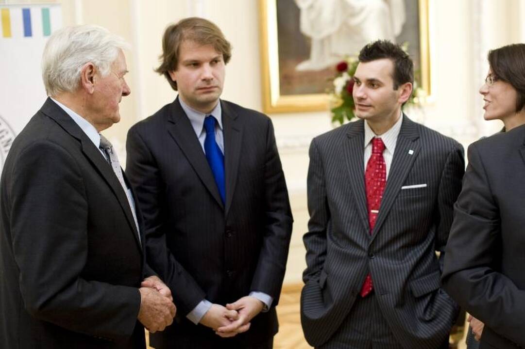 Istorinis įvykis: VDU atidarė atstovybę Vašingtone