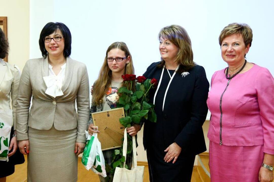 Piešinių konkurso nugalėtojai keliaus į Europos Parlamentą