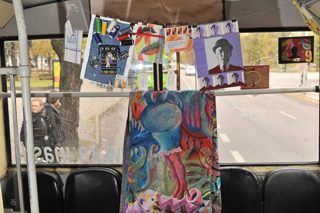 Į Kauno gatves išriedėjo „Fluxus“ troleibusas