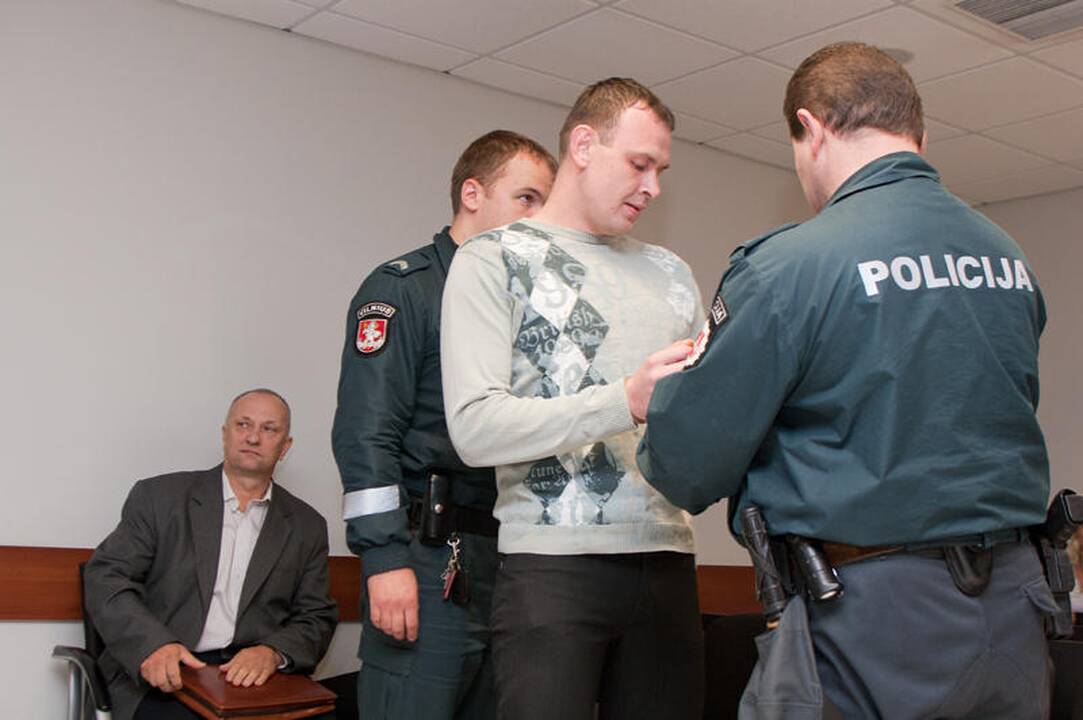 Valstybės kaltintojas prašo buvusį Seimo narį įkalinti trejiems metams