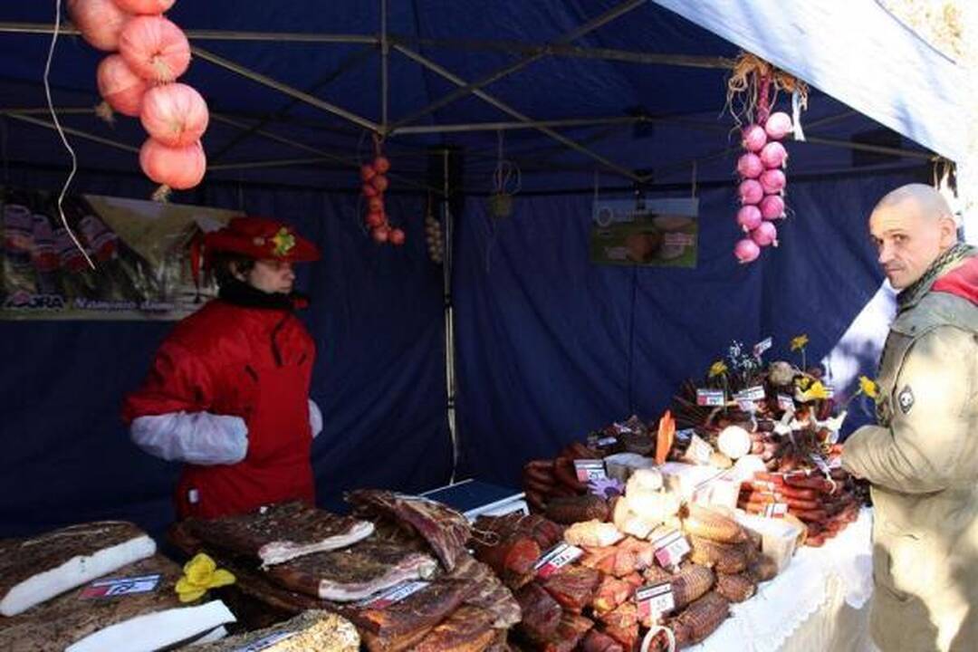 Mugėje "Derliaus šventė" kvepėjo dešra ir česnakais