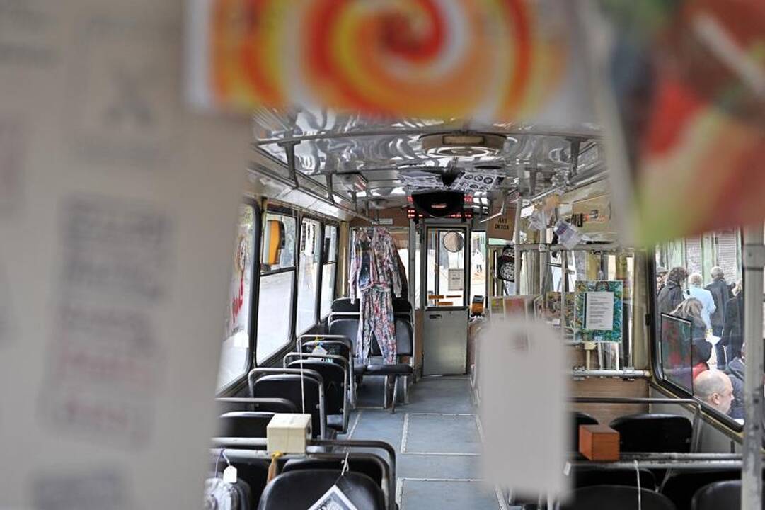 Į Kauno gatves išriedėjo „Fluxus“ troleibusas