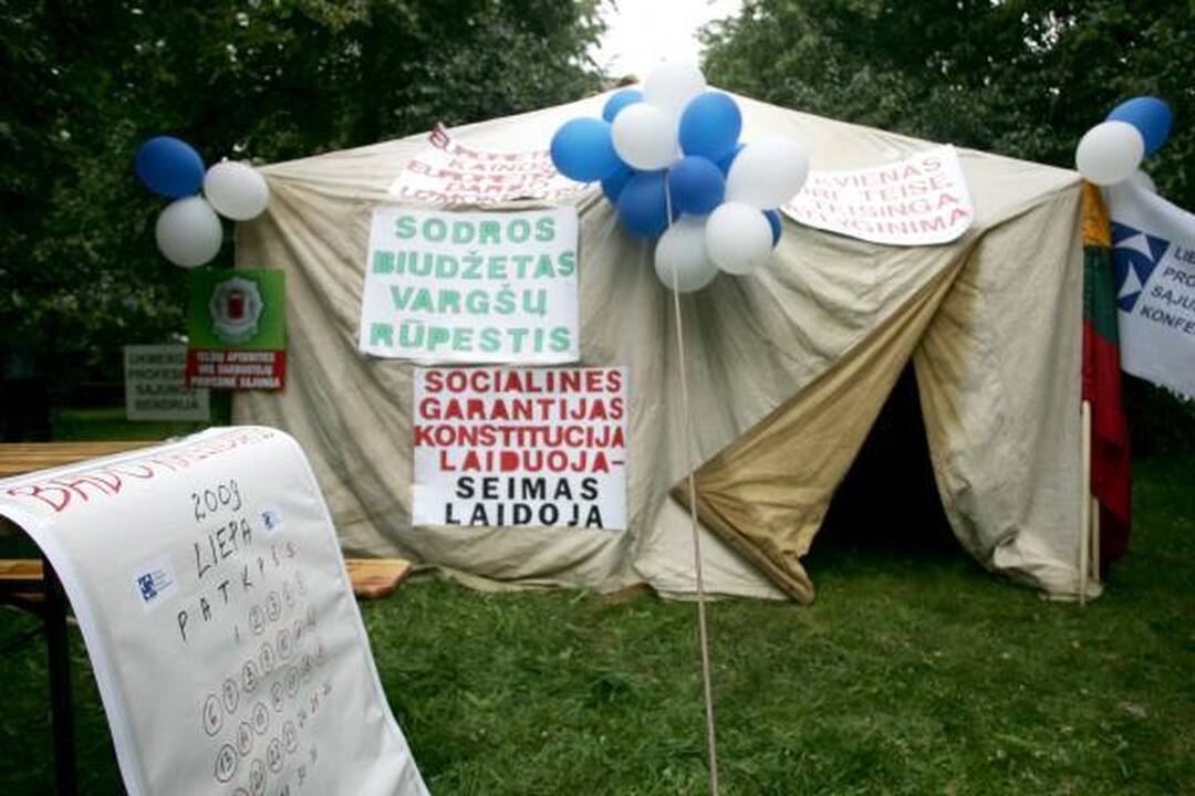 Profsąjungos skelbiasi paspaudusios Vyriausybę