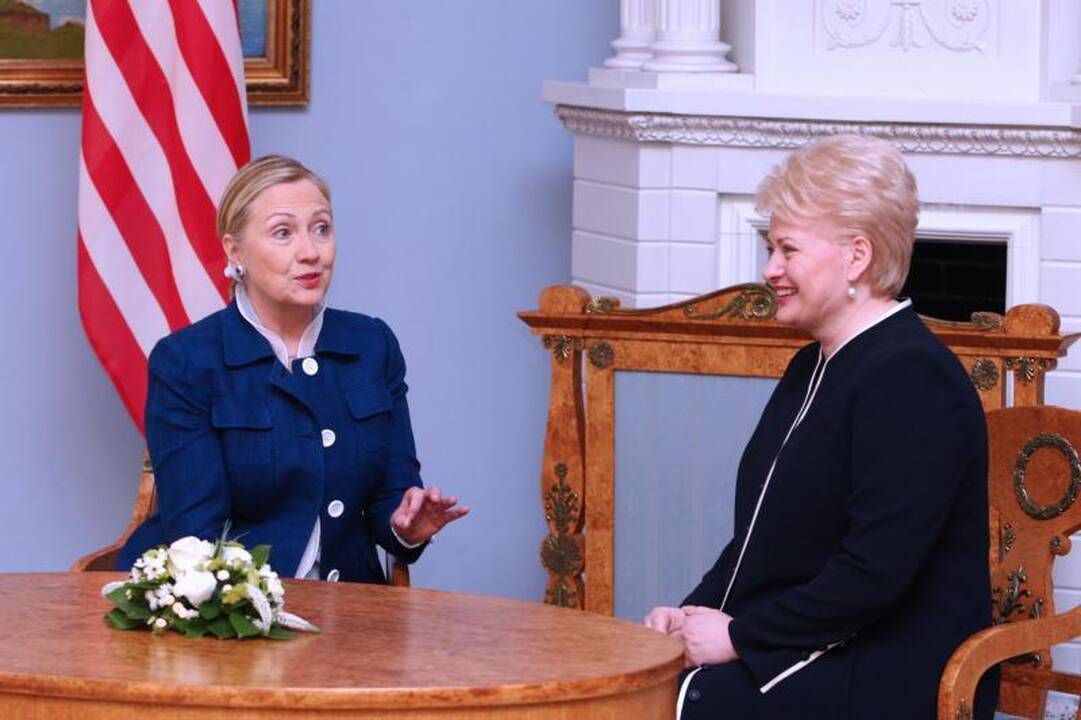 H.Clinton nekomentuoja CŽV kalėjimo istorijos