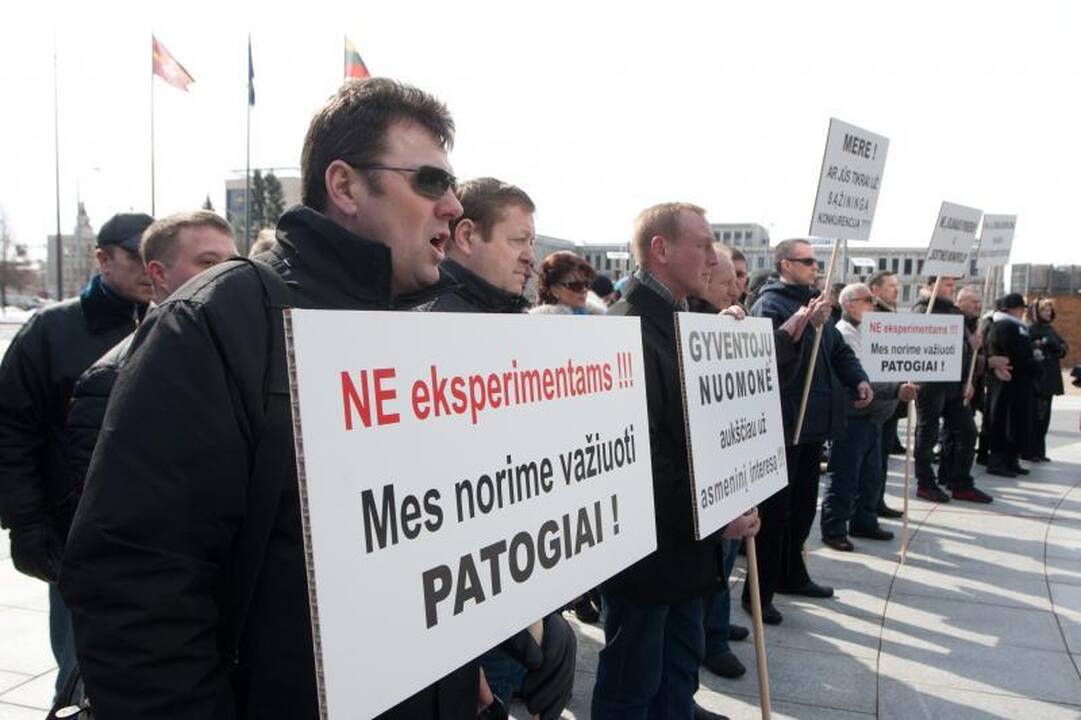 Nuo liepos sostinėje nebeliks „mikriukų“?