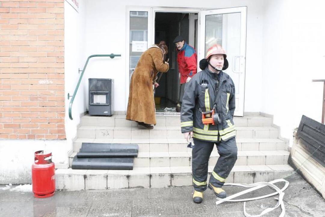 Klaipėdoje prekybos centre kilo gaisras 
