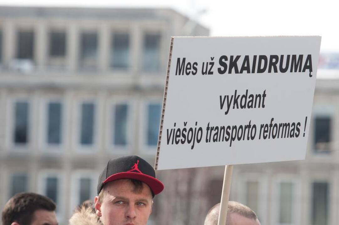 Nuo liepos sostinėje nebeliks „mikriukų“?