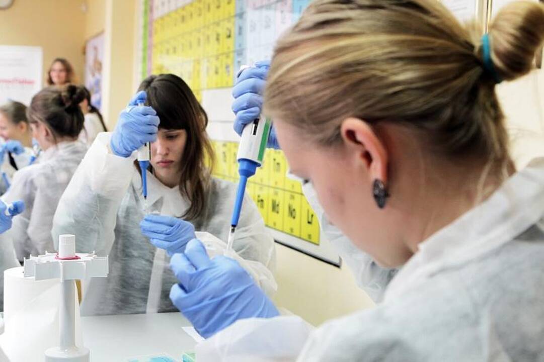 Mokslo centre kartu darbuosis ir studentai, ir mokslininkai