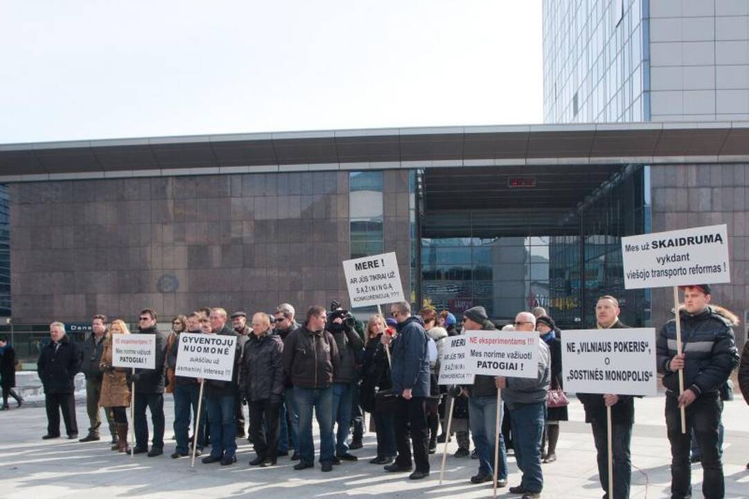 Nuo liepos sostinėje nebeliks „mikriukų“?