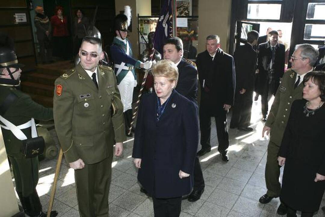 Karo muziejus D.Grybauskaitei – patriotizmo užtaisas