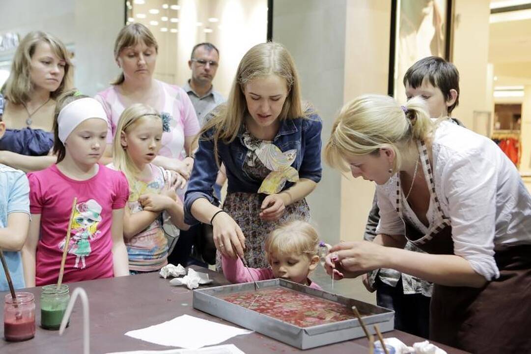 Klaipėdiečiai rekordo siekė tapydami ant vandens