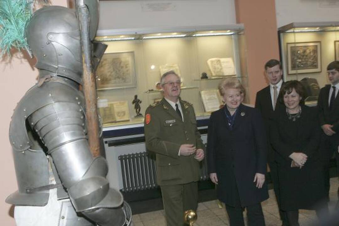 Karo muziejus D.Grybauskaitei – patriotizmo užtaisas