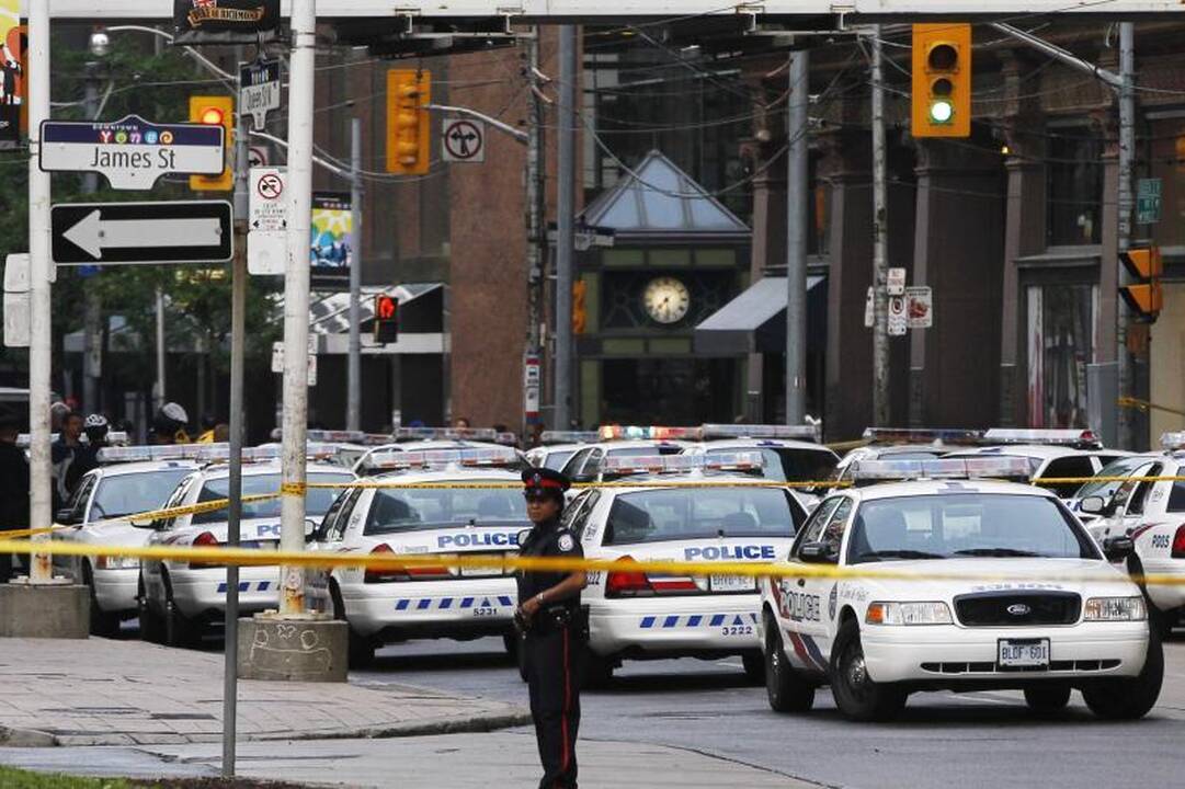 Sulaikytas vyras, kuris, kaip įtariama, šaudė Toronto prekybos centre 