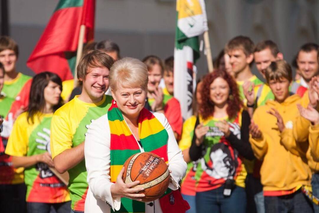 Prezidentė Londone stebės plaukimą ir krepšinį, susitiks su karaliene