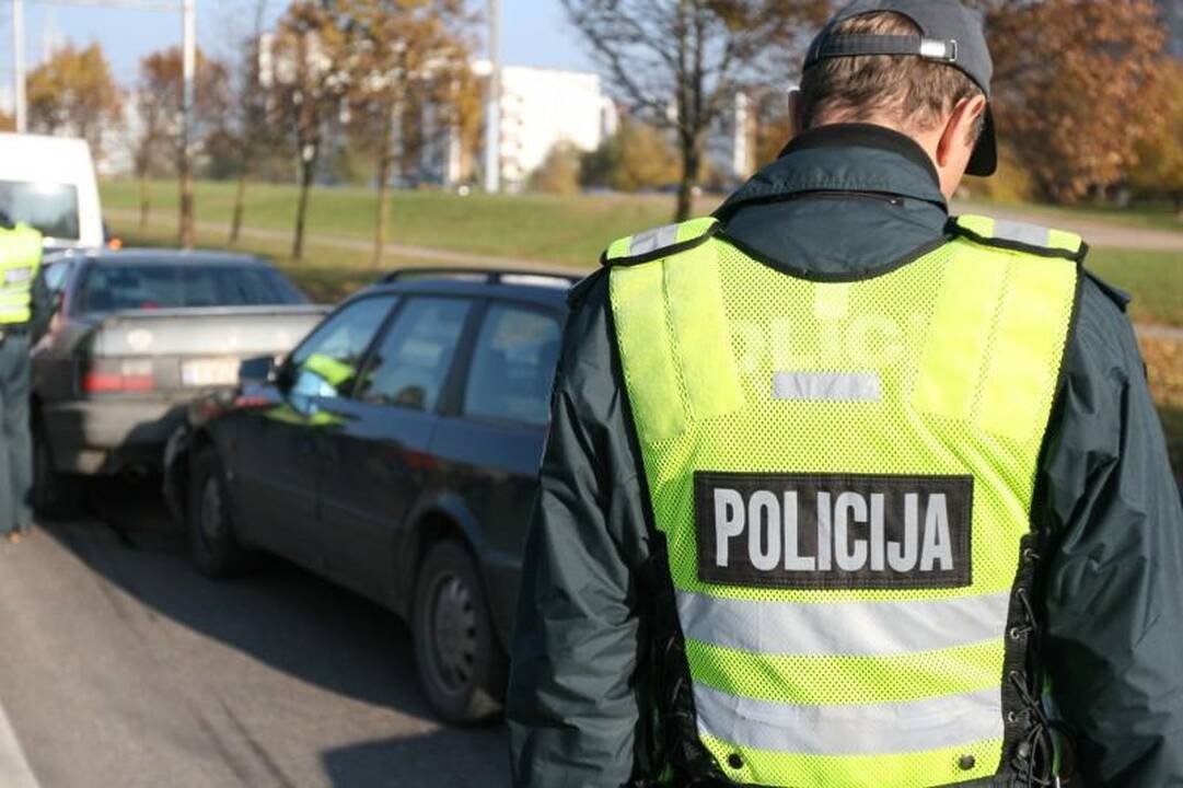 Vilniuje Laisvės prospekte susidūrė penki automobiliai