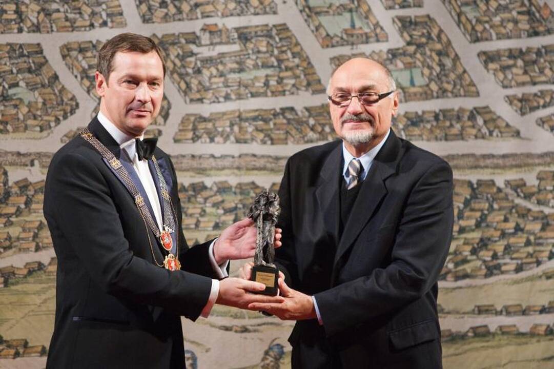 Nusipelniusiems vilniečiams išdalintos šv. Kristoforo statulėlės
