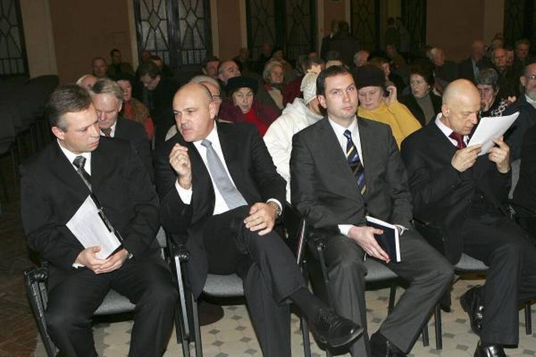 Prokurorai žadėjo išklausyti, bet kalbėjo patys