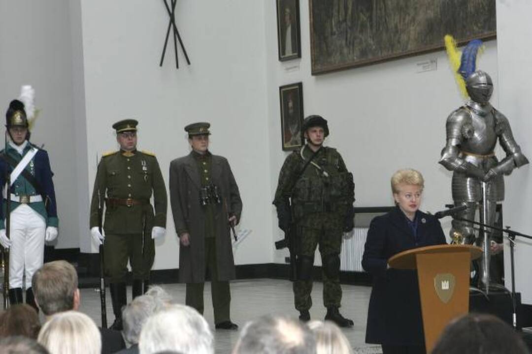 Karo muziejus D.Grybauskaitei – patriotizmo užtaisas