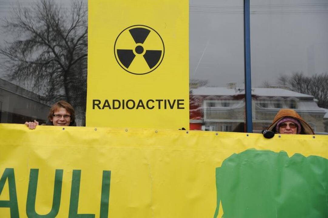 Prie ambasadų – protestai prieš atomines elektrines