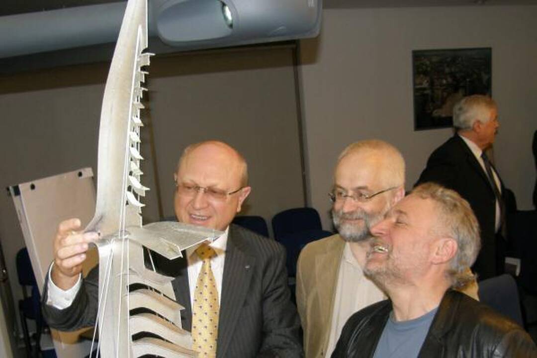 Uosto direkcija statys „Albatroso“ paminklą