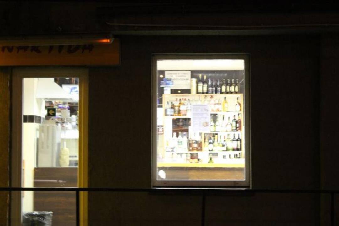 Žurnalisto tyrimas: naktiniai barai spjauna į įstatymą