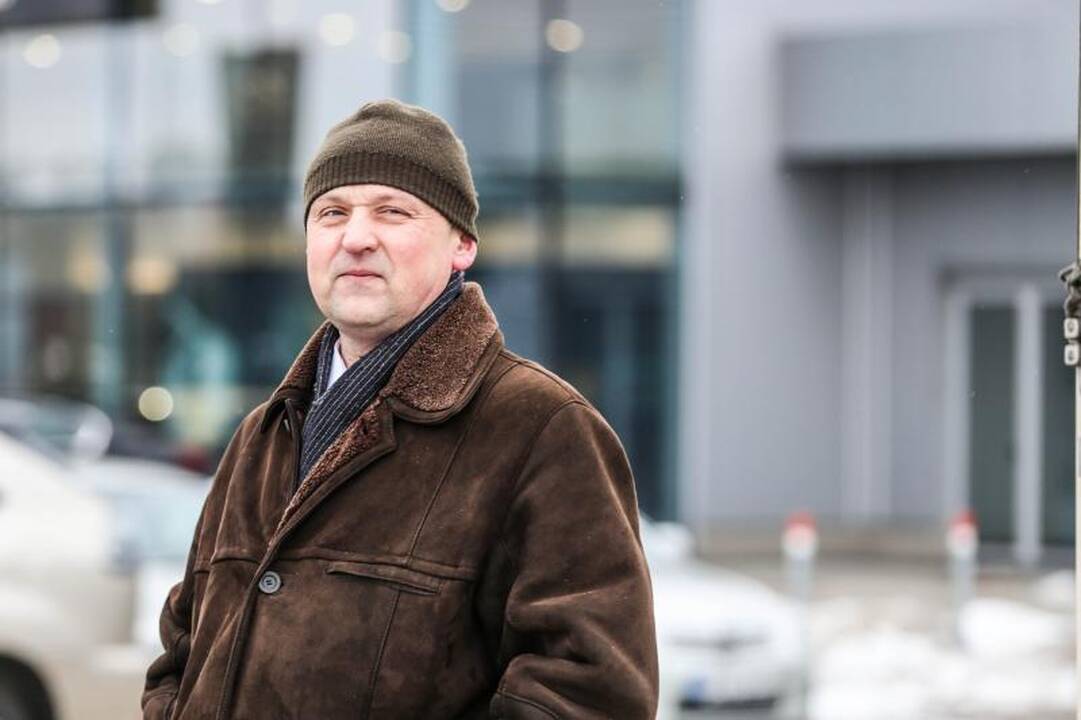 Kauno kelių policininkai vairuotojus ne baudė, bet apdovanojo