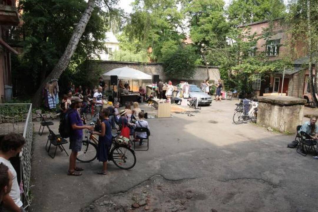 Iš namų – ant prekystalio savo kieme