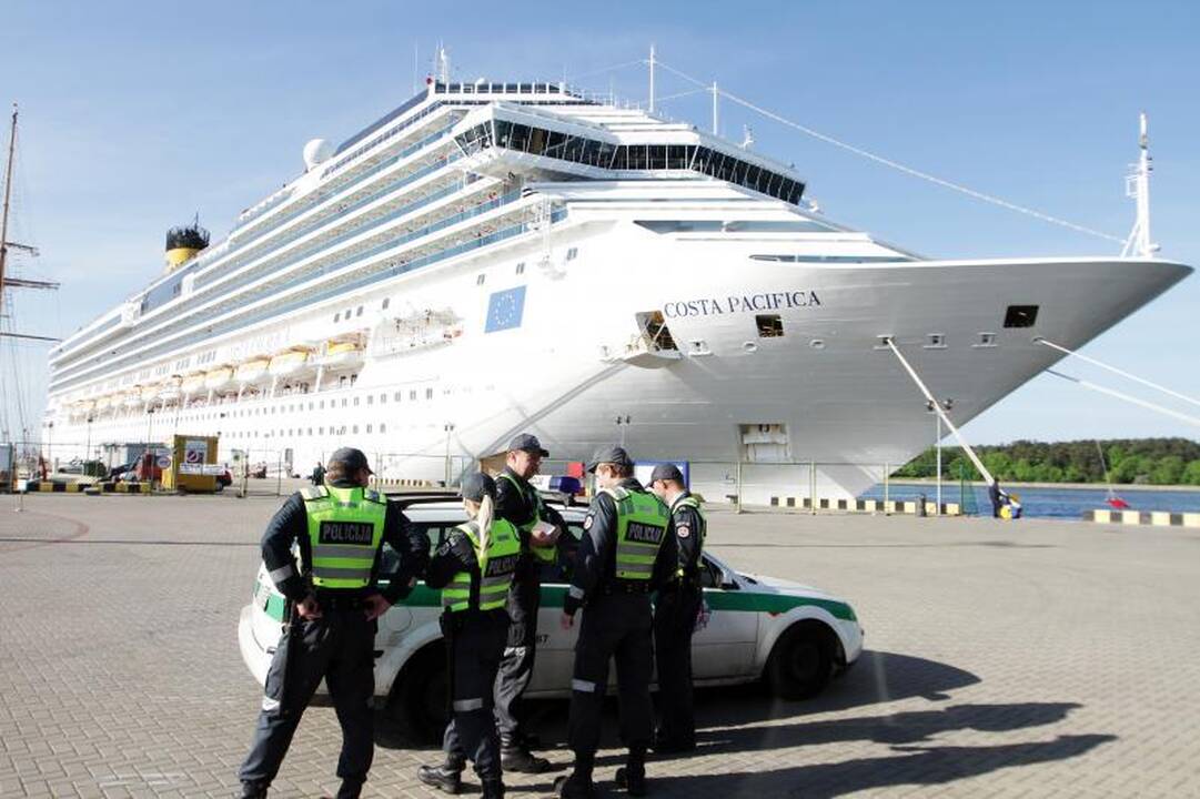 Klaipėdoje - milžiniškas kruizinis laivas "Costa Pacifica"
