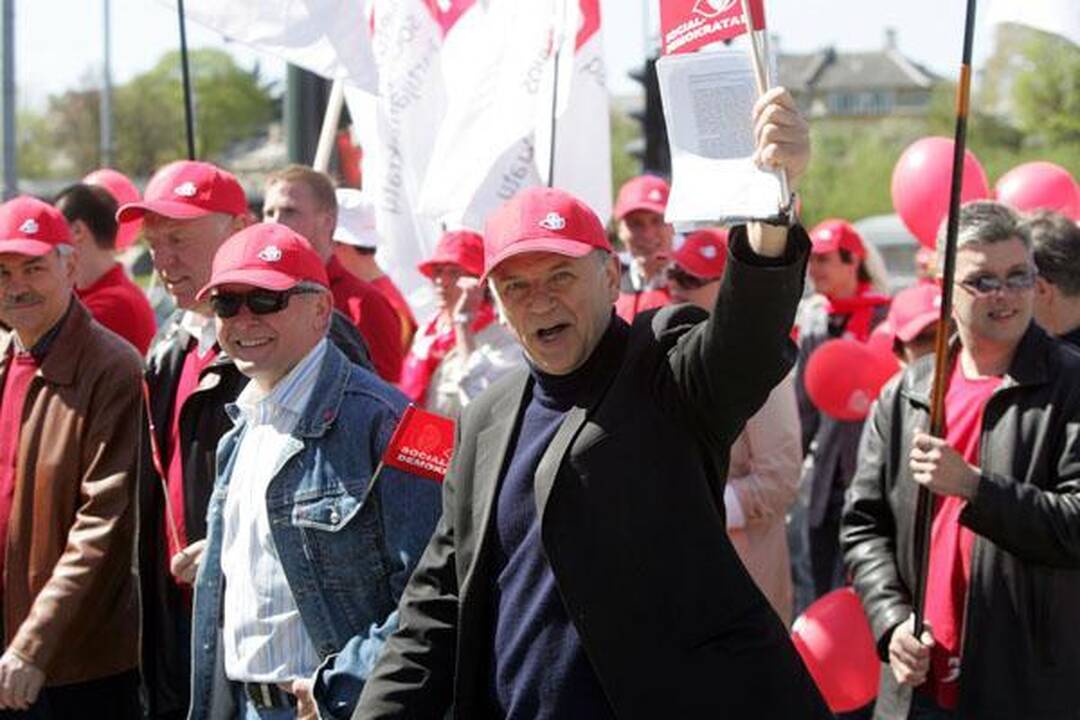 Profsąjungų eitynėse – politikų kalbos, sveikinimai ir skundai (papildyta) 