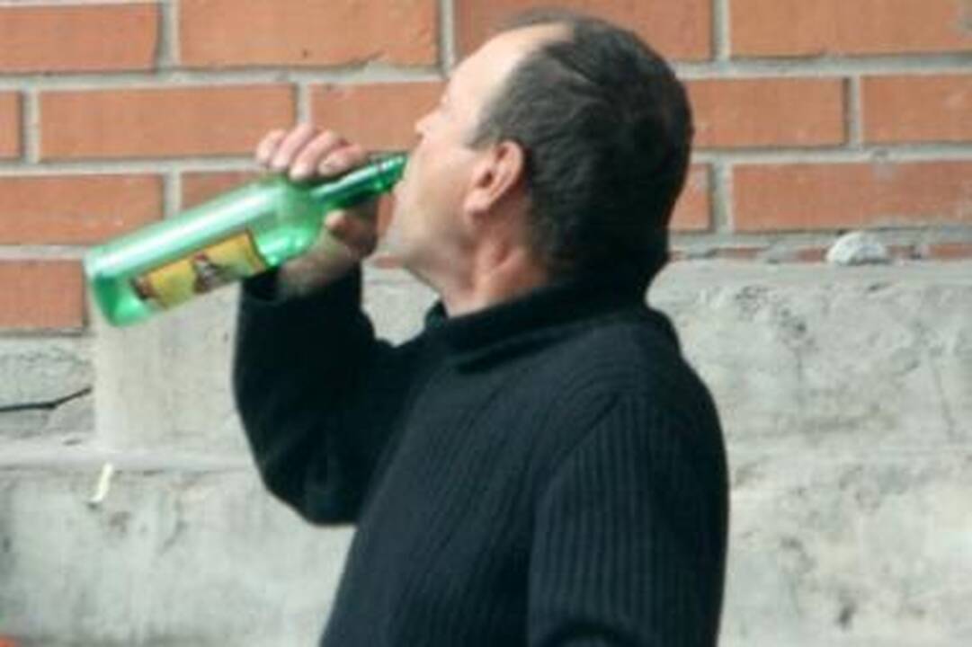 Kaune sulaikytas labai girtas ir ginkluotas vyras