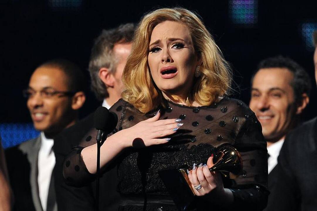 „Grammy“ apdovanojimų ceremonijoje triumfavo Adele 
