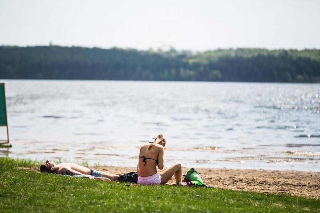 Kauno paplūdimiuose darbo dieną karaliauja pensininkai