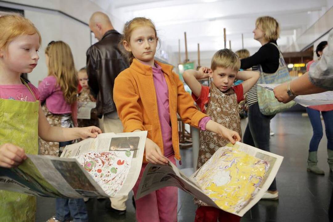 Klaipėdiečiai rekordo siekė tapydami ant vandens