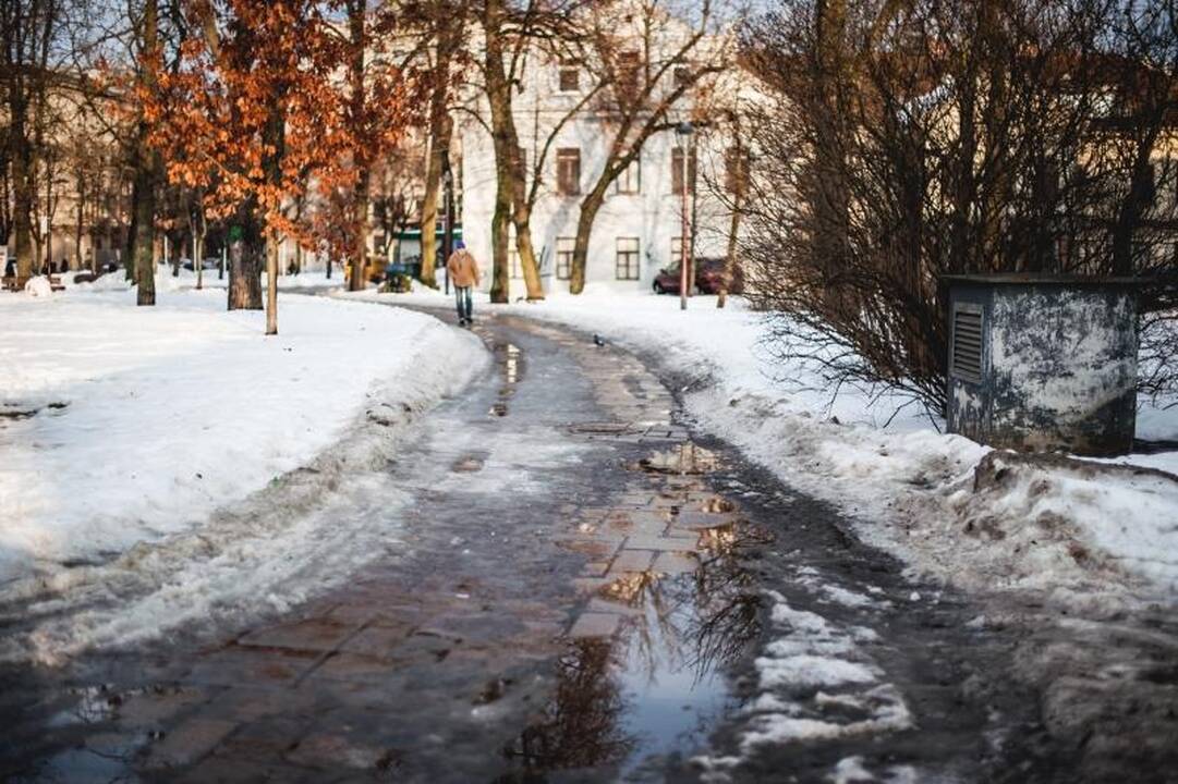 Per šventes ligonines užplūdo slidžių šaligatvių aukos