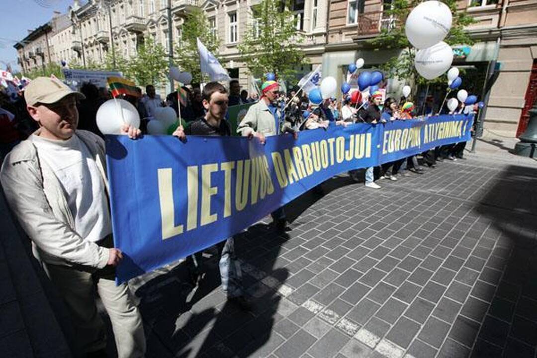 Profsąjungų eitynėse – politikų kalbos, sveikinimai ir skundai (papildyta) 