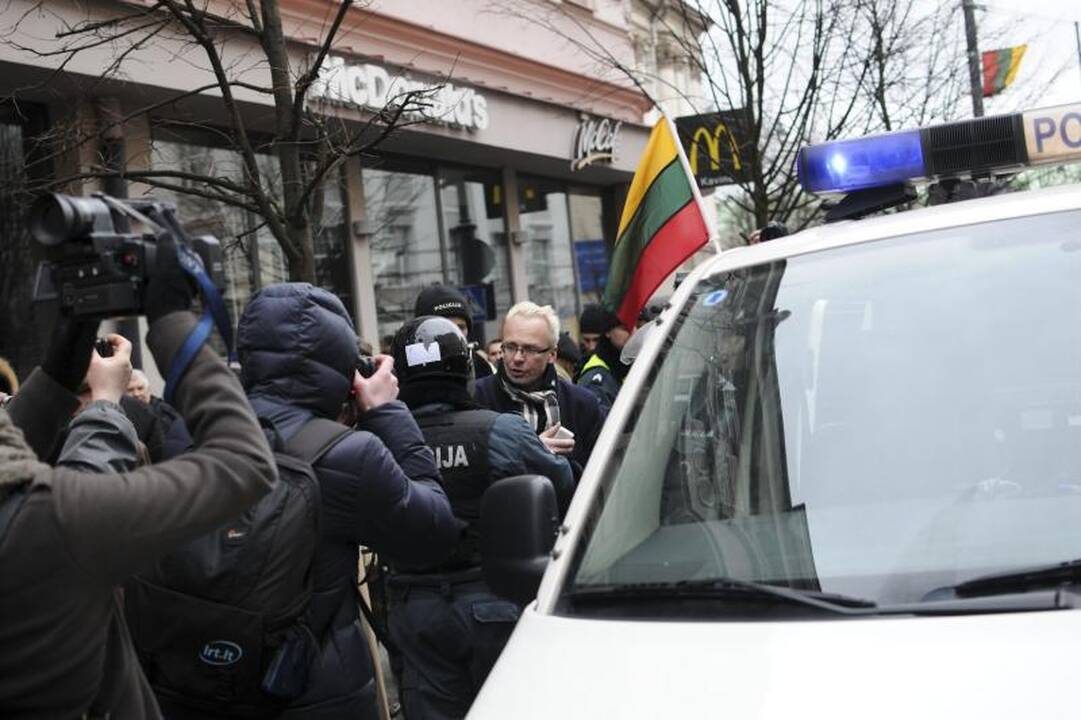 Kovo 11-osios eitynėse - ir kaukolės, ir provokacijos