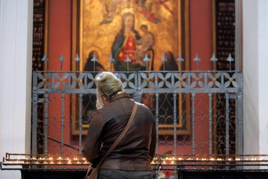 Katalikai, laukdami Velykų, pradėjo Didįjį tridienį (pamaldų laikas Vilniaus bažnyčiose)