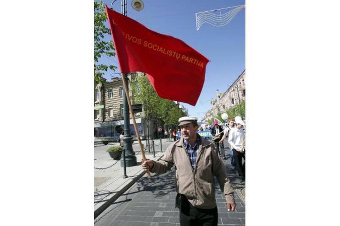Profsąjungų eitynėse – politikų kalbos, sveikinimai ir skundai (papildyta) 