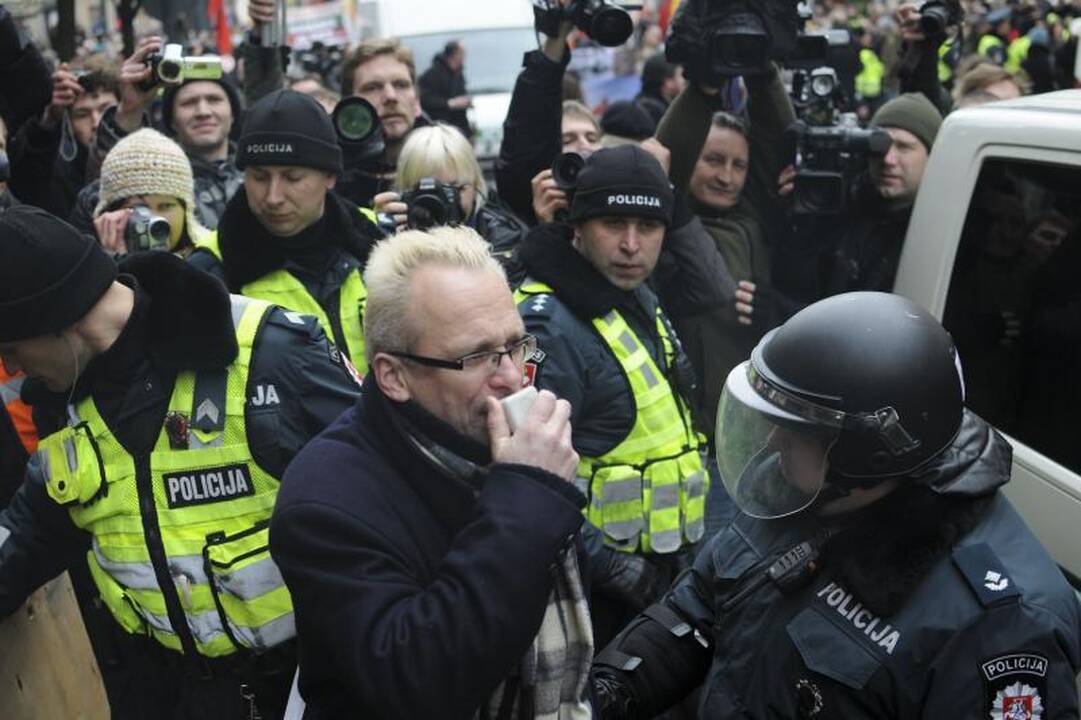 Kovo 11-osios eitynėse - ir kaukolės, ir provokacijos