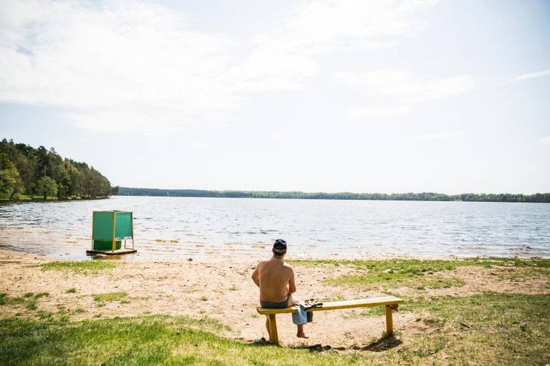Kauno paplūdimiuose darbo dieną karaliauja pensininkai