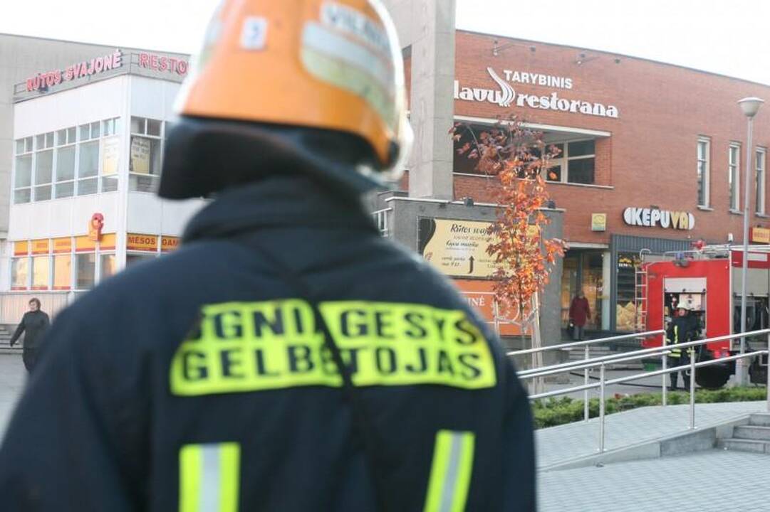 Per gaisrą Vilniuje dūmuose paskendo du restoranai