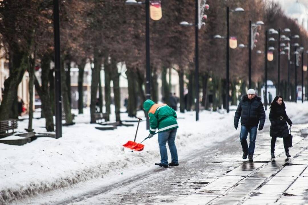 Per šventes ligonines užplūdo slidžių šaligatvių aukos