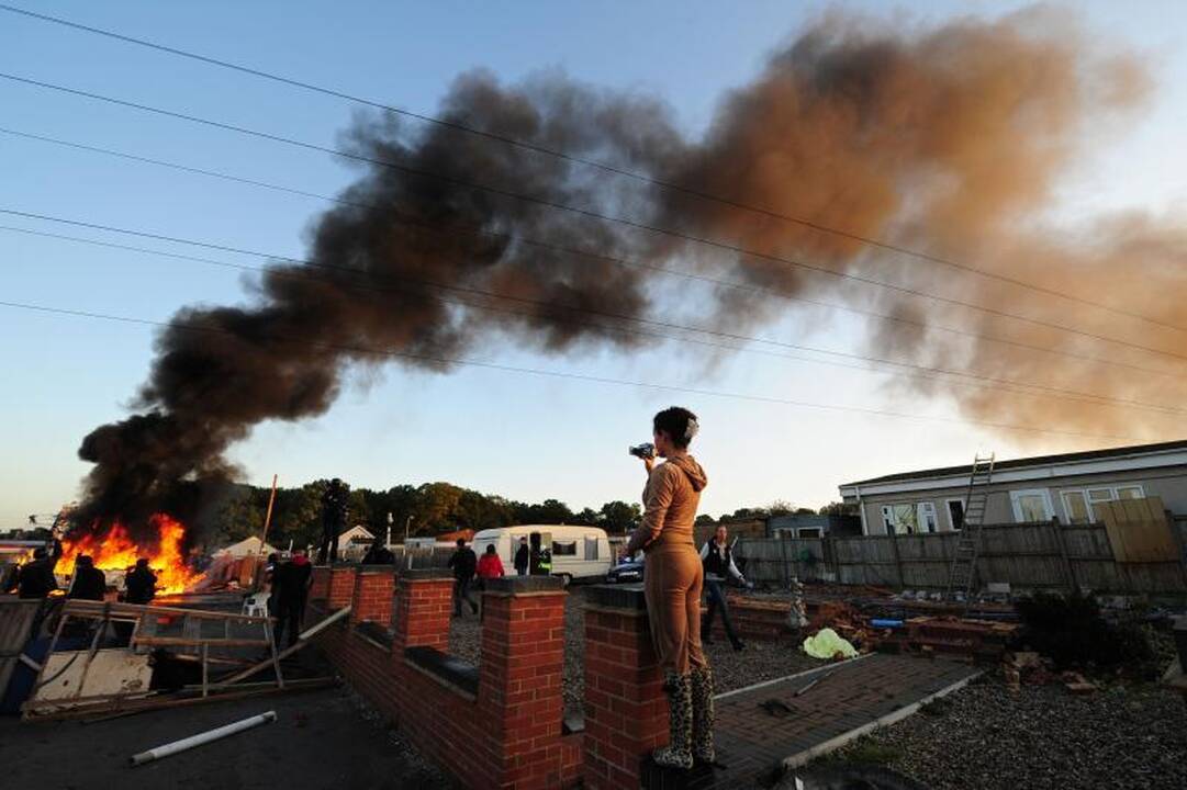 Britai iš šalies veja „savo čigonus“ airius